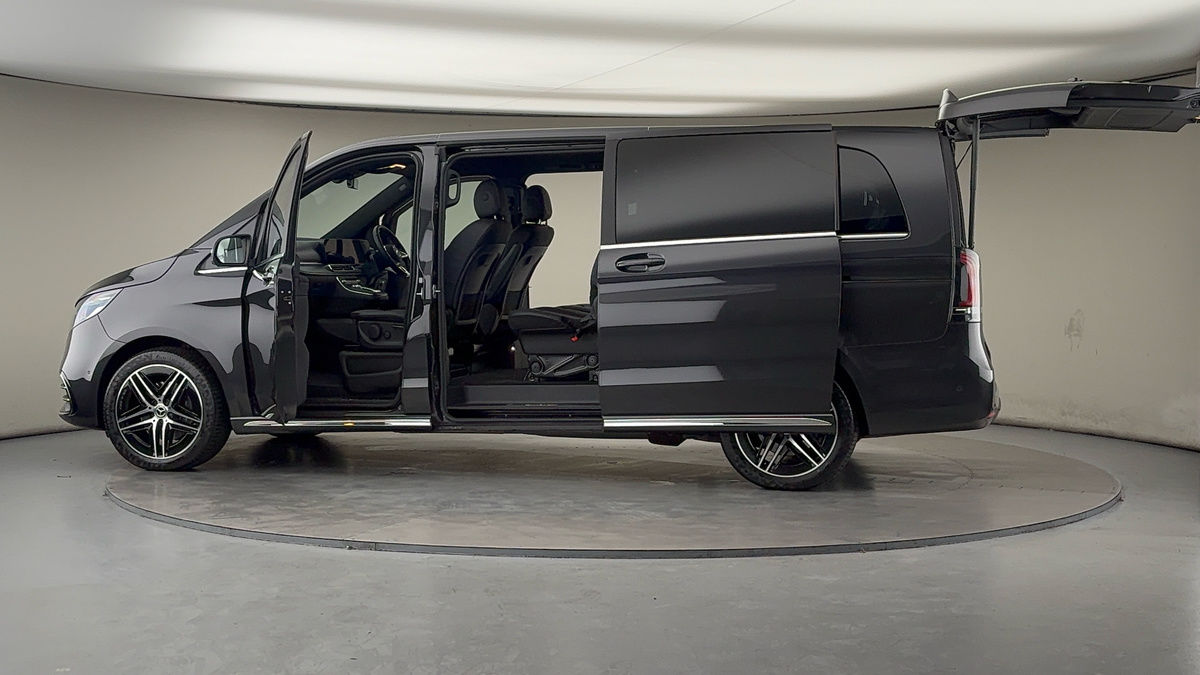 Used Mercedes-Benz V-Class 2025 for sale - 78213280: Photo 46