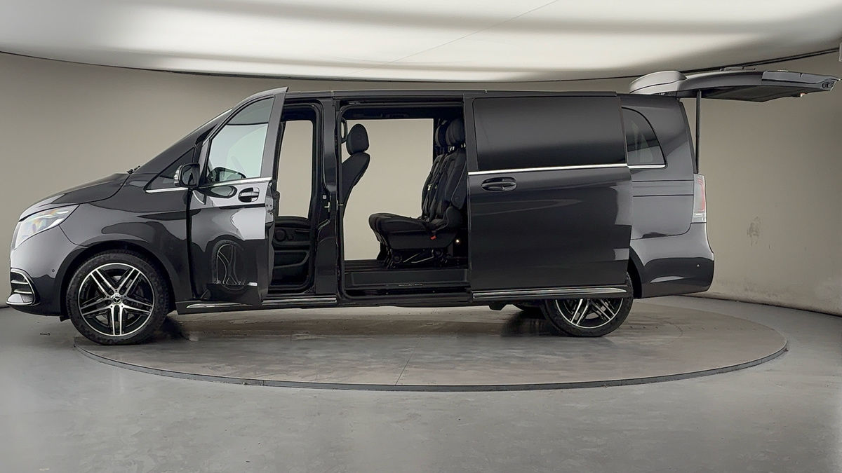 Used Mercedes-Benz V-Class 2025 for sale - 78213280: Photo 47