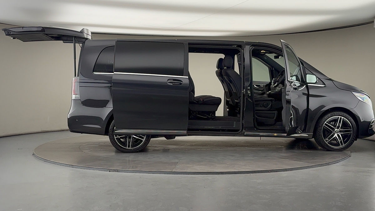 Used Mercedes-Benz V-Class 2025 for sale - 78213280: Photo 56