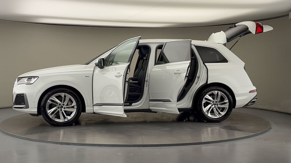 Used Audi Q7 2023 for sale - 75974870: Photo 48