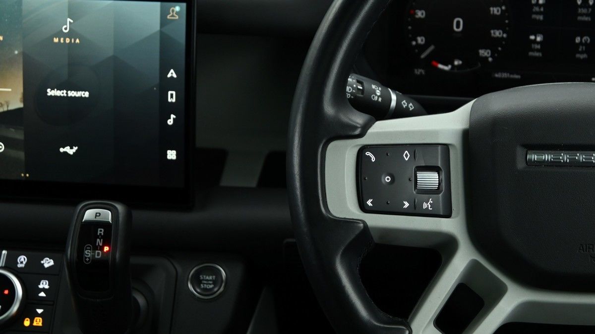 Used Land Rover Defender 110 2022 for sale - 74107099: Photo 25