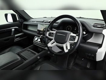 Used Land Rover Defender 110 2022 for sale - 74107099: Photo
