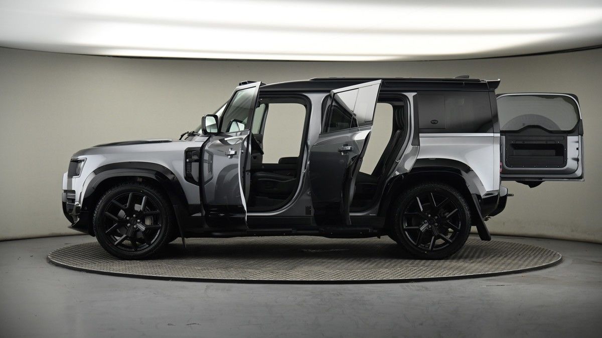 Used Land Rover Defender 110 2022 for sale - 74107099: Photo 69