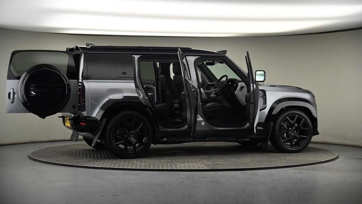 Used Land Rover Defender 110 2022 for sale - 74107099: Photo 84