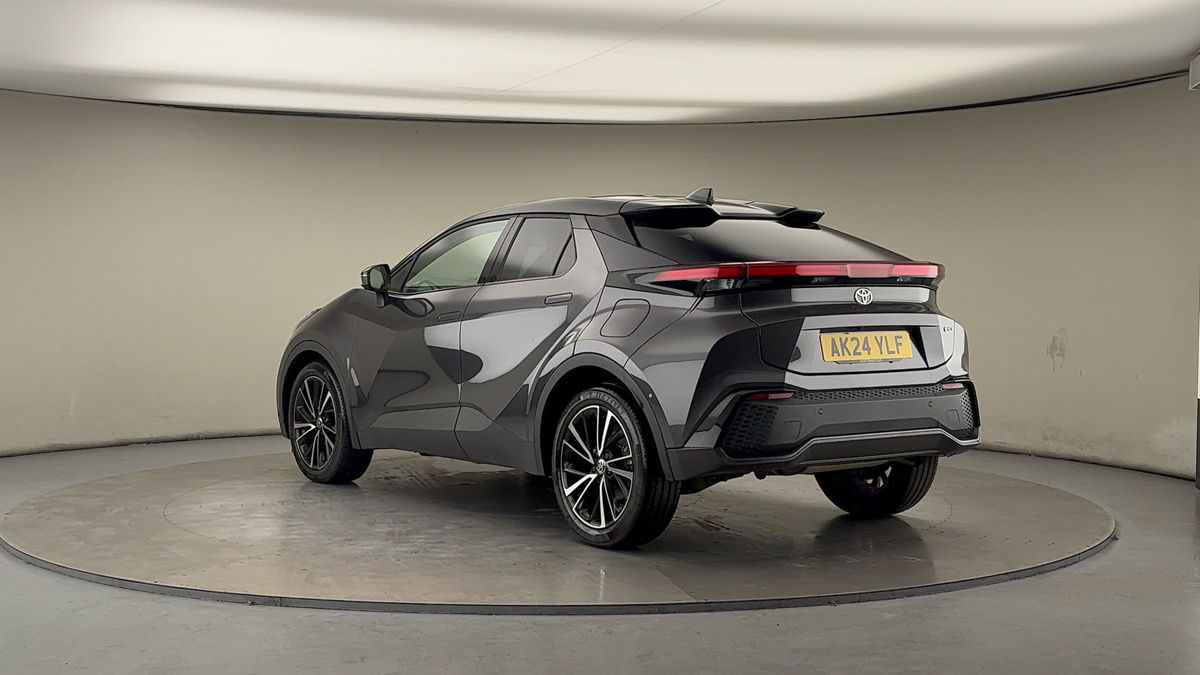 Used Toyota C-HR 2024 for sale - 76570844: Photo 2