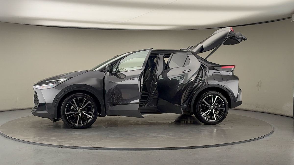 Used Toyota C-HR 2024 for sale - 76570844: Photo 47