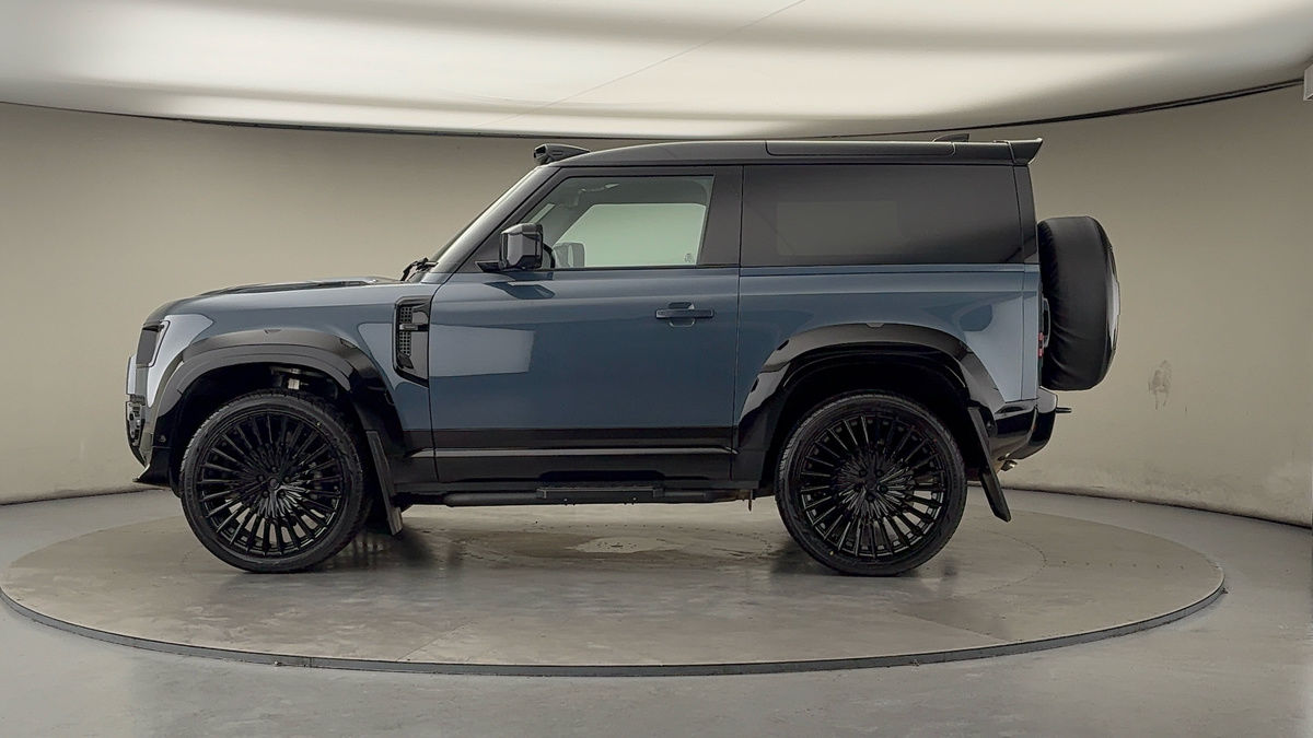 Used Land Rover Defender 2024 for sale - 76570840: Photo 15