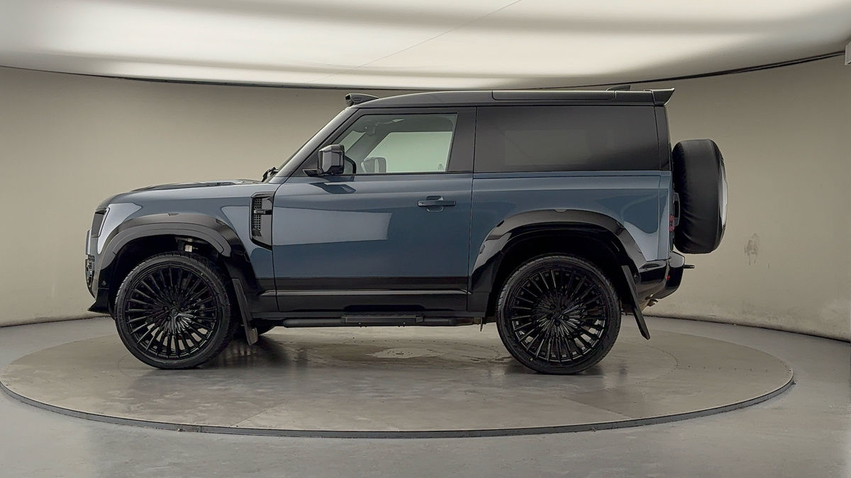 Used Land Rover Defender 2024 for sale - 76570840: Photo 31