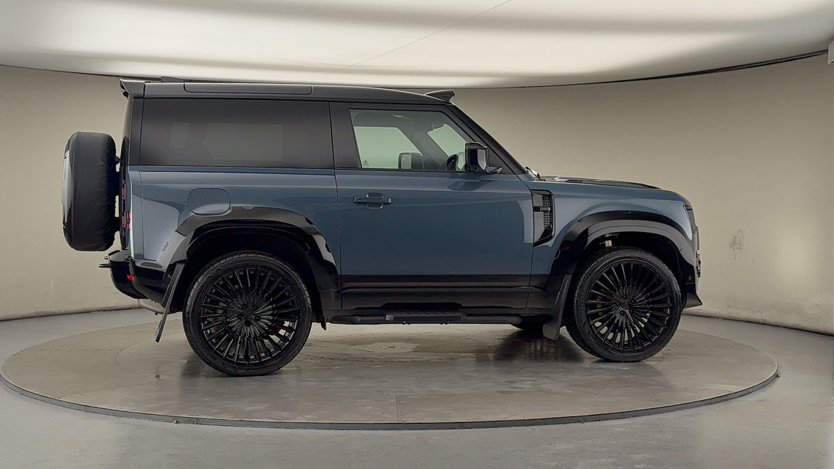 Used Land Rover Defender 2024 for sale - 76570840: Photo 41