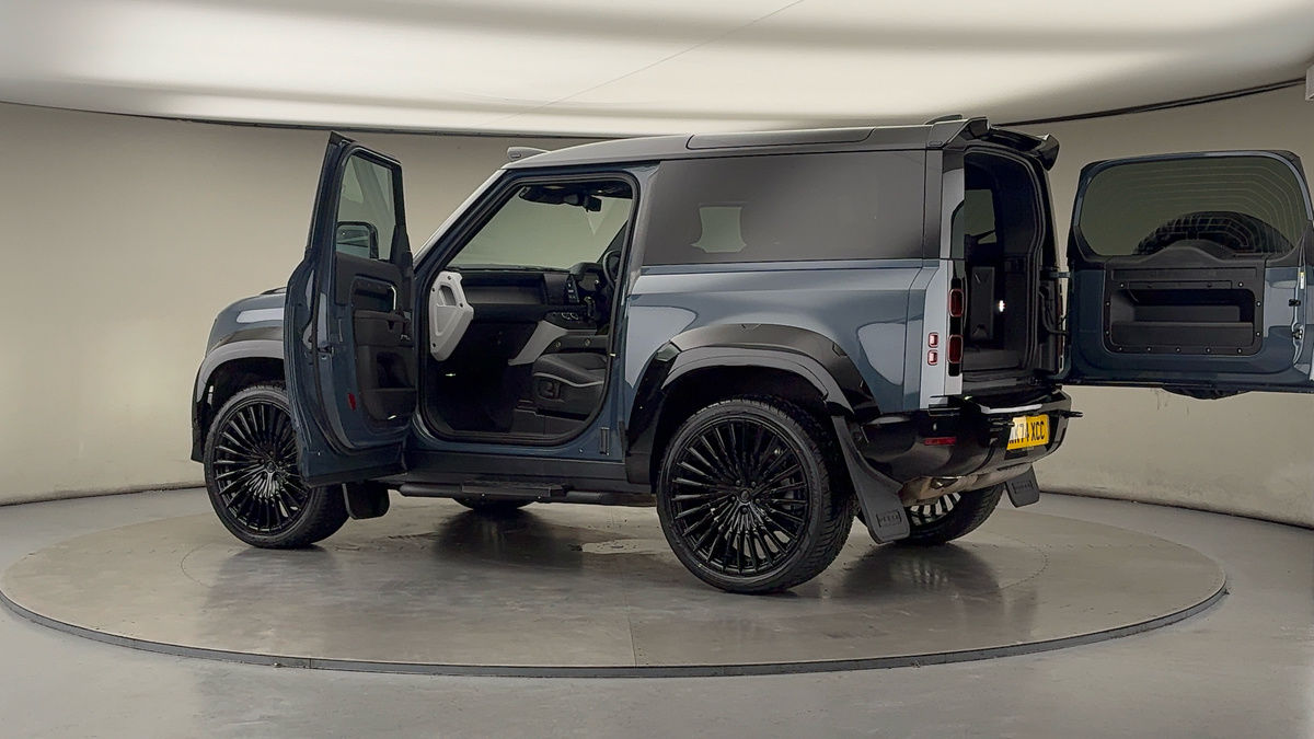 Used Land Rover Defender 2024 for sale - 76570840: Photo 49