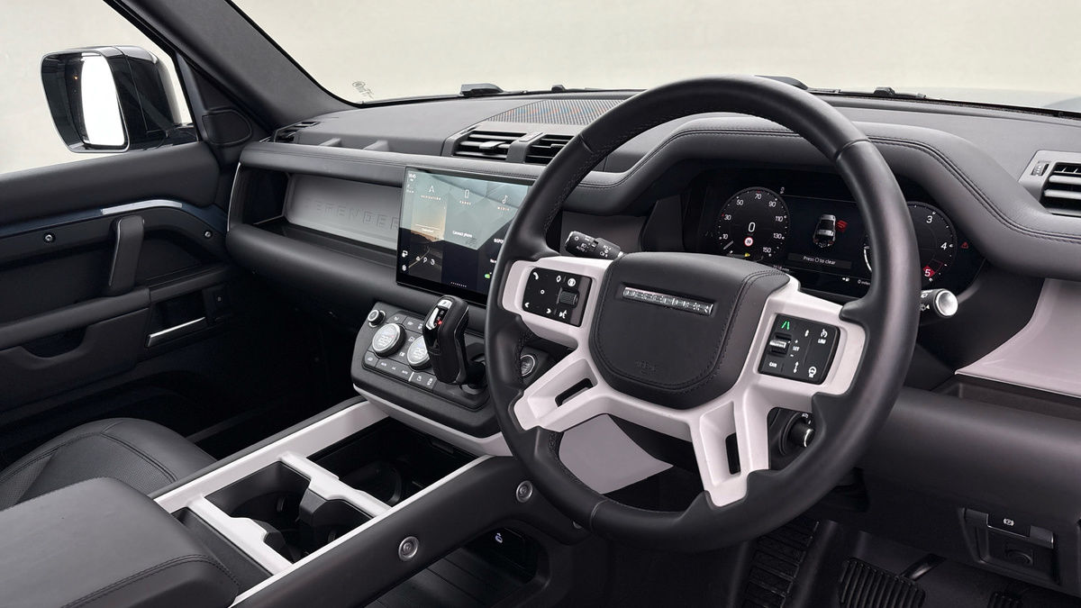 Used Land Rover Defender 2024 for sale - 76570840: Photo 5