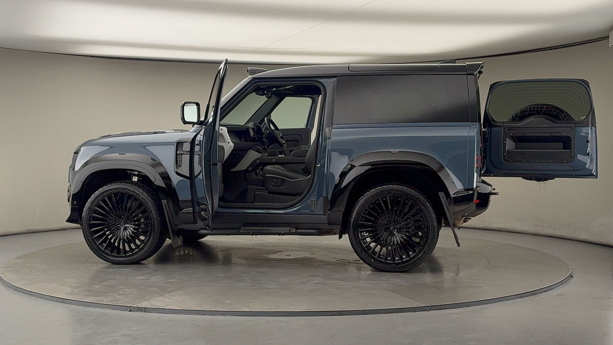 Used Land Rover Defender 2024 for sale - 76570840: Photo 50