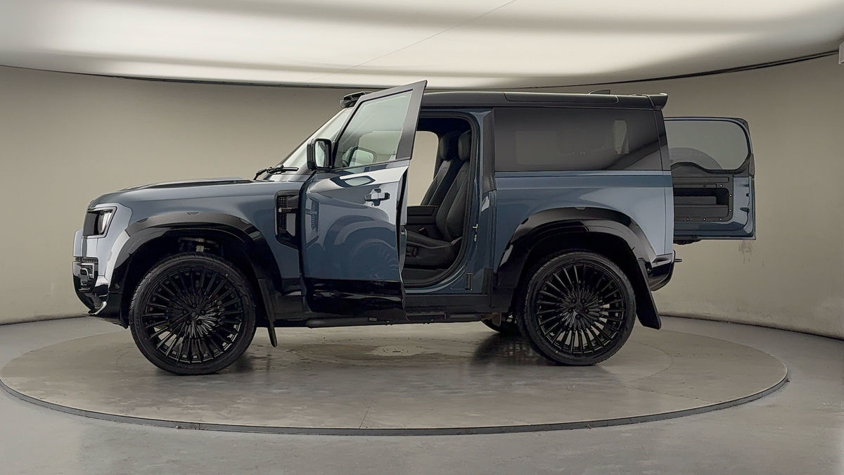 Used Land Rover Defender 2024 for sale - 76570840: Photo 51