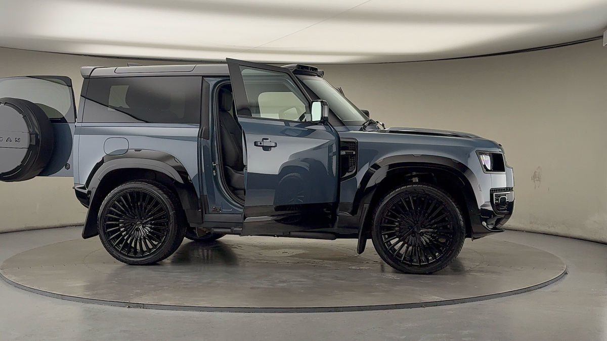 Used Land Rover Defender 2024 for sale - 76570840: Photo 59