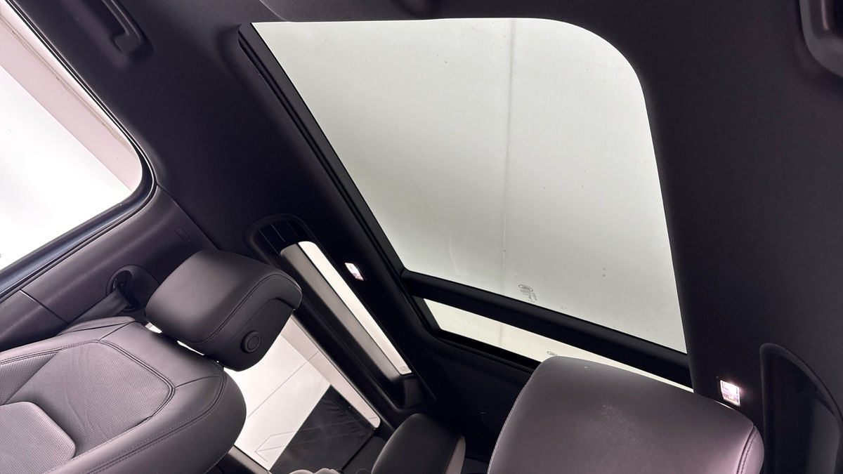 Used Land Rover Defender 2024 for sale - 76570840: Photo 6