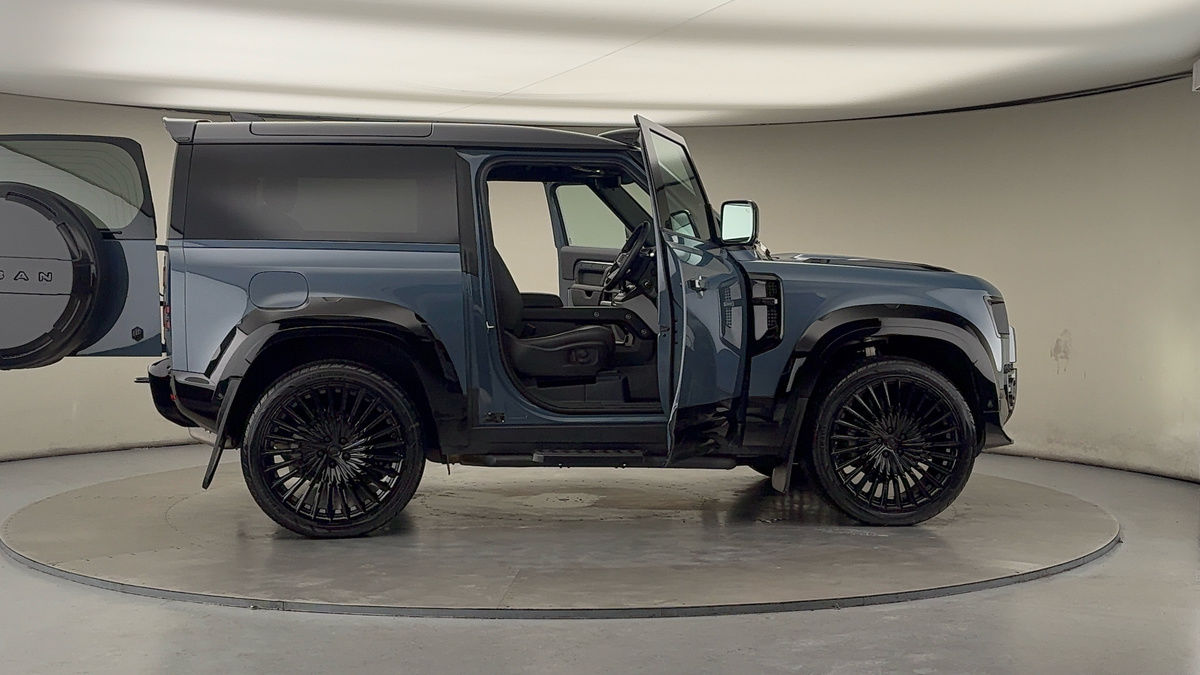 Used Land Rover Defender 2024 for sale - 76570840: Photo 60