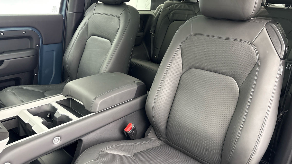 Used Land Rover Defender 2024 for sale - 76570840: Photo 7