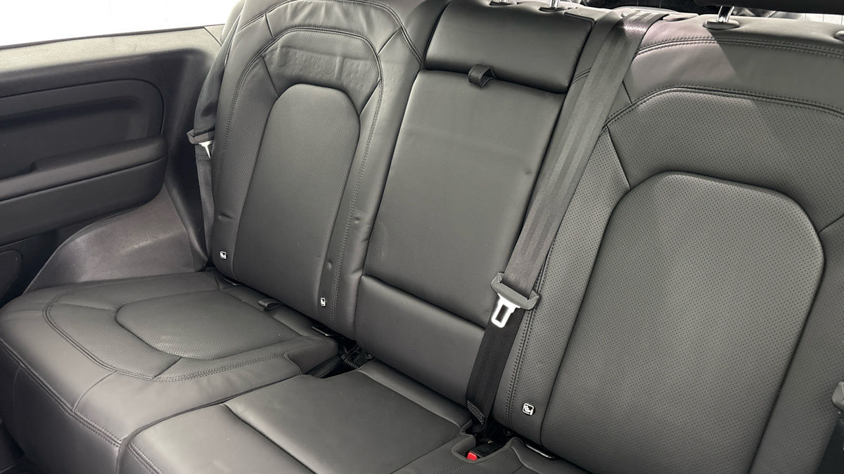 Used Land Rover Defender 2024 for sale - 76570840: Photo 8