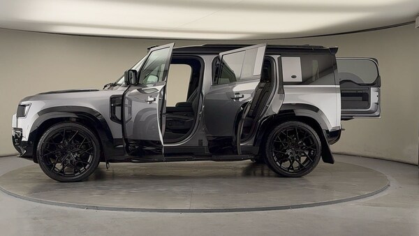 Used Land Rover Defender 110 2022 for sale - 76057253: Photo 50