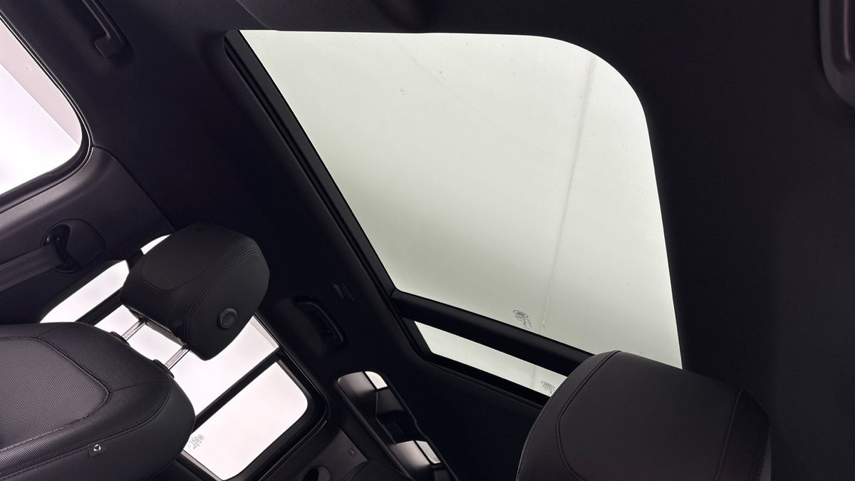 Used Land Rover Defender 110 2022 for sale - 76057253: Photo 6