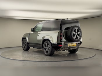 Used Land Rover Defender 90 2025 for sale - 77423136: Photo