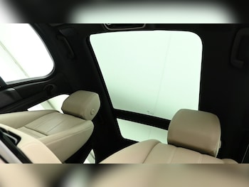 Used Land Rover Range Rover Velar 2023 for sale - 75560611: Photo