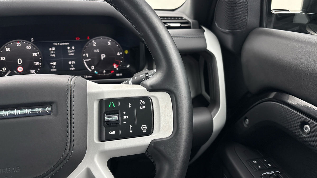 Used Land Rover Defender 2024 for sale - 77313849: Photo 14