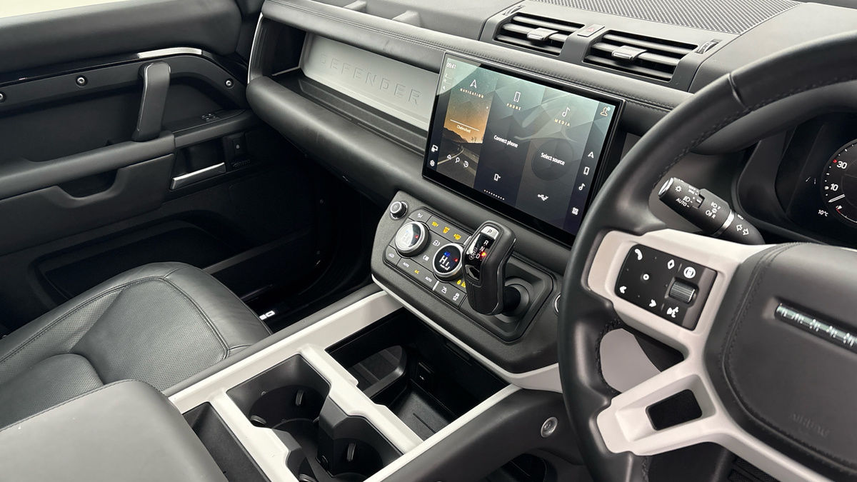 Used Land Rover Defender 2024 for sale - 77313849: Photo 18