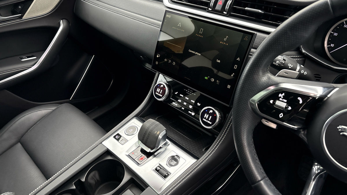 Used Jaguar F-Pace 2023 for sale - 77906144: Photo 18