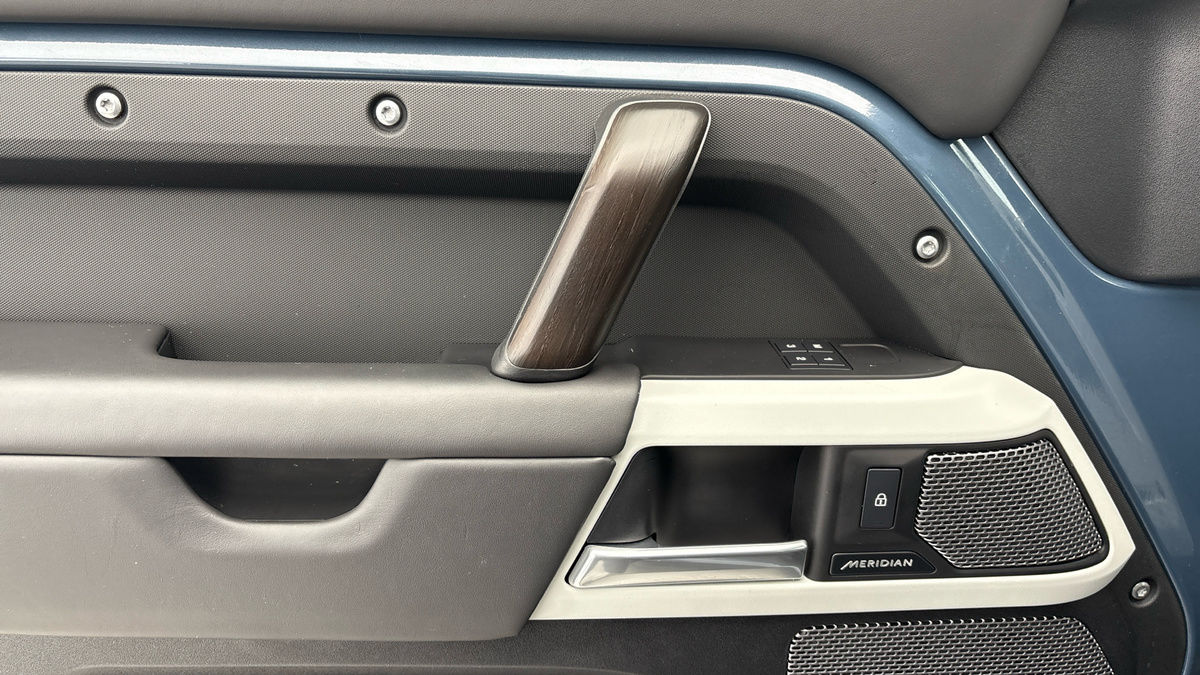 Used Land Rover Defender 2024 for sale - 78201437: Photo 19