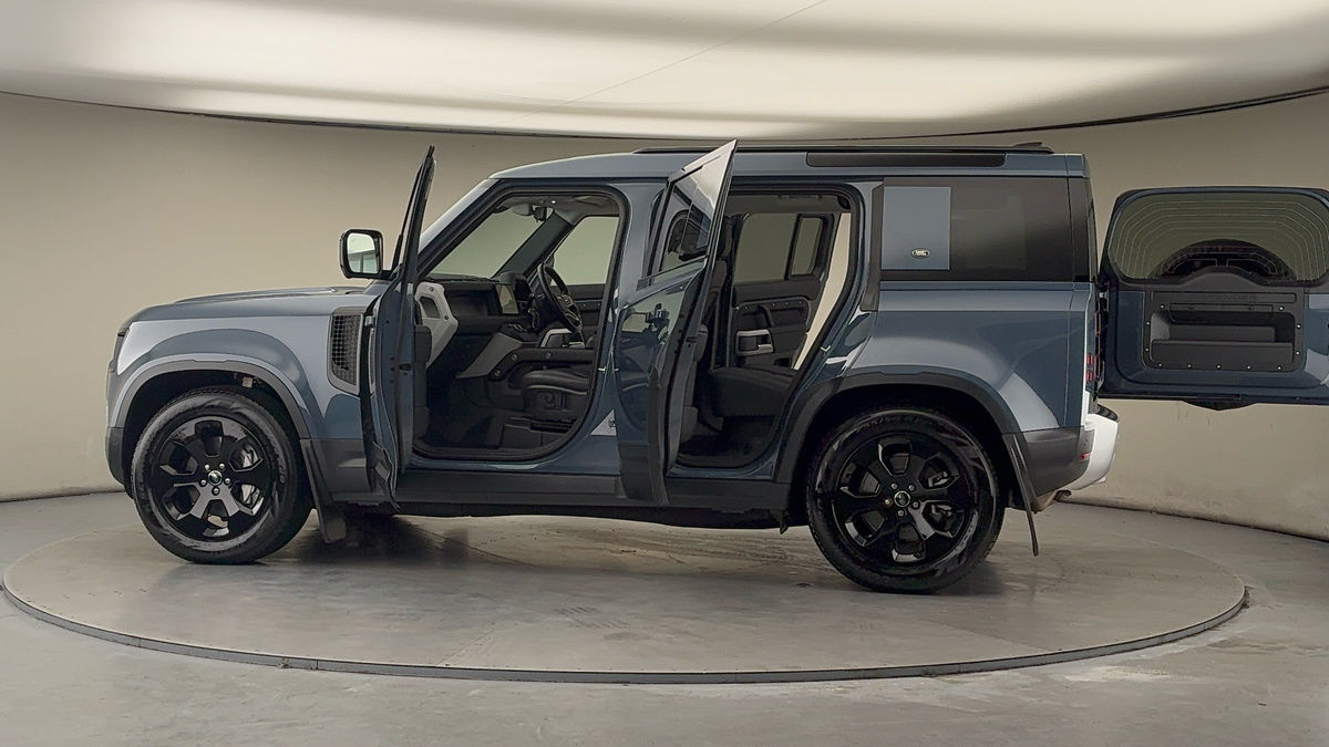 Used Land Rover Defender 2024 for sale - 78201437: Photo 46