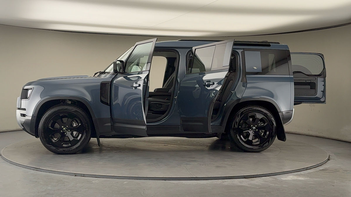 Used Land Rover Defender 2024 for sale - 78201437: Photo 47