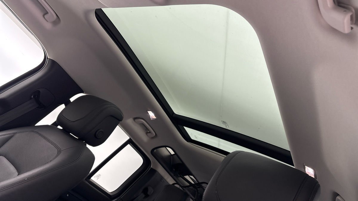 Used Land Rover Defender 2024 for sale - 78201437: Photo 6