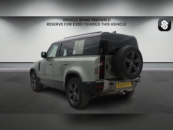 Used Land Rover Defender 2024 for sale - 77937579: Photo