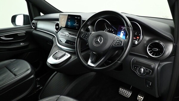 Used Mercedes-Benz V-Class 2023 for sale - 74807406: Photo 3
