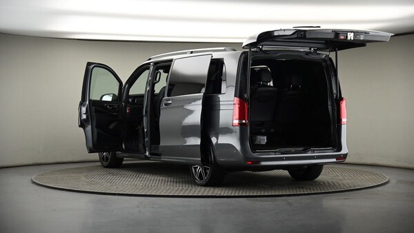Used Mercedes-Benz V-Class 2023 for sale - 74807406: Photo 8