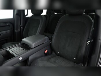 Used Land Rover Defender 110 2022 for sale - 74998856: Photo