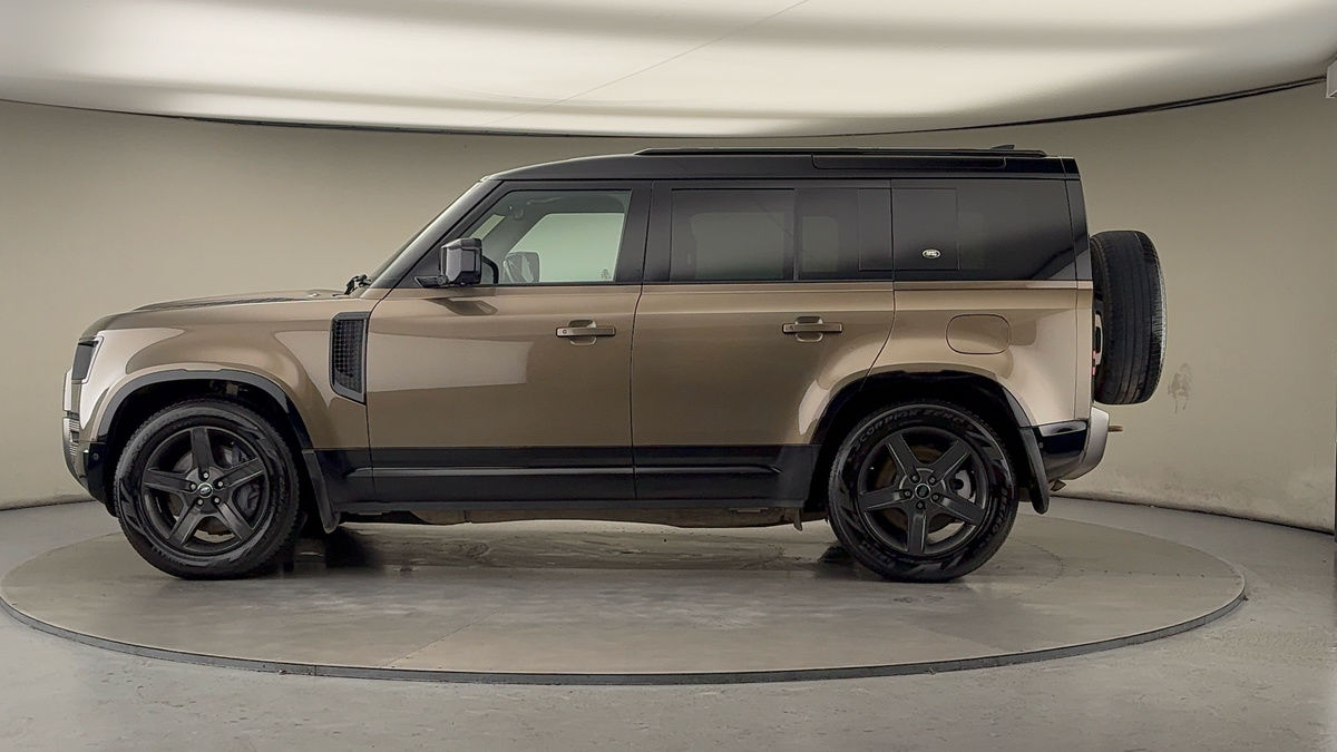 Used Land Rover Defender 110 2021 for sale - 76482709: Photo 15