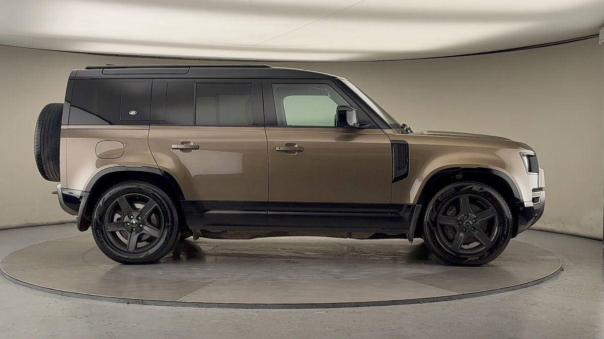 Used Land Rover Defender 110 2021 for sale - 76482709: Photo 16