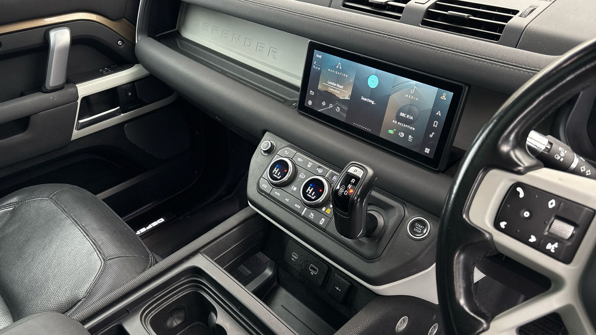 Used Land Rover Defender 110 2021 for sale - 76482709: Photo 18