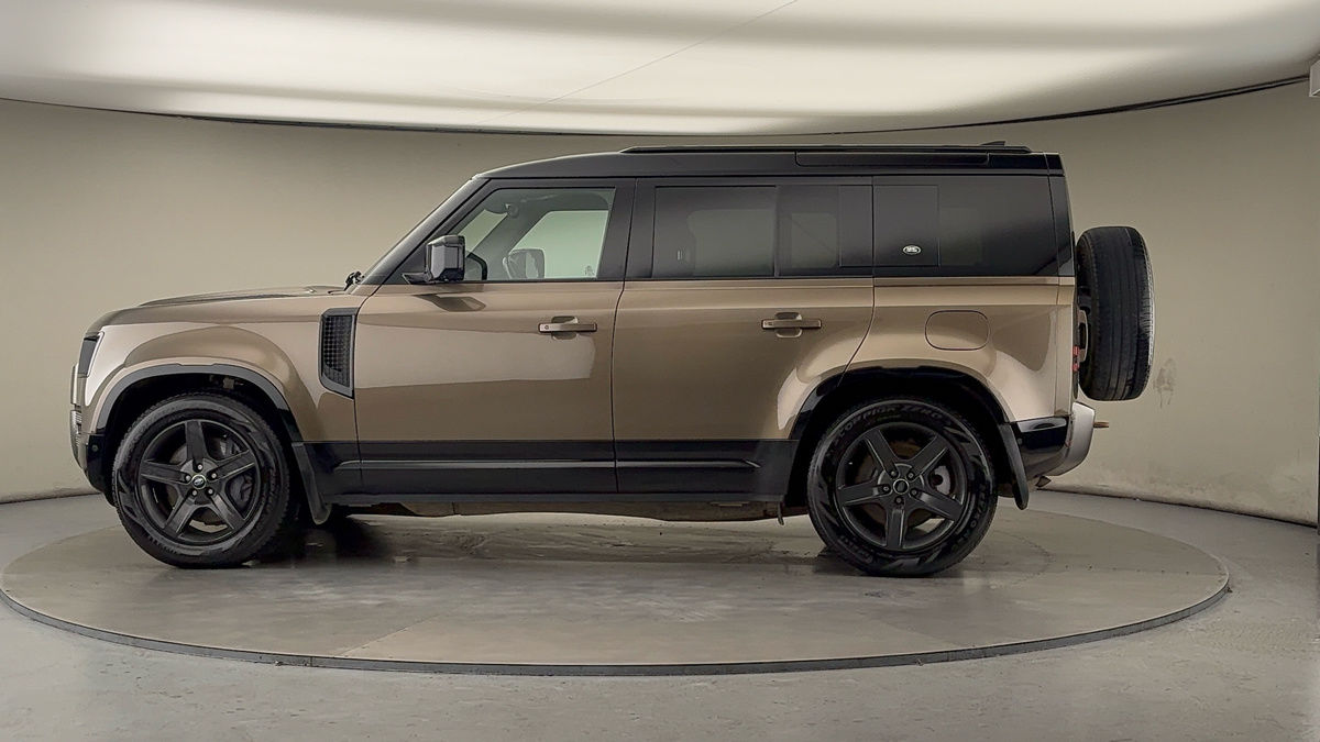 Used Land Rover Defender 110 2021 for sale - 76482709: Photo 27