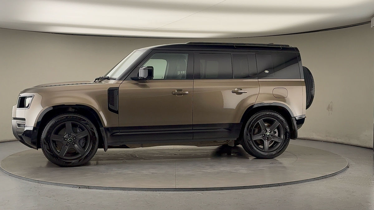 Used Land Rover Defender 110 2021 for sale - 76482709: Photo 28