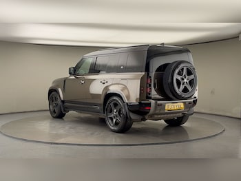 Used Land Rover Defender 110 2021 for sale - 76482709: Photo