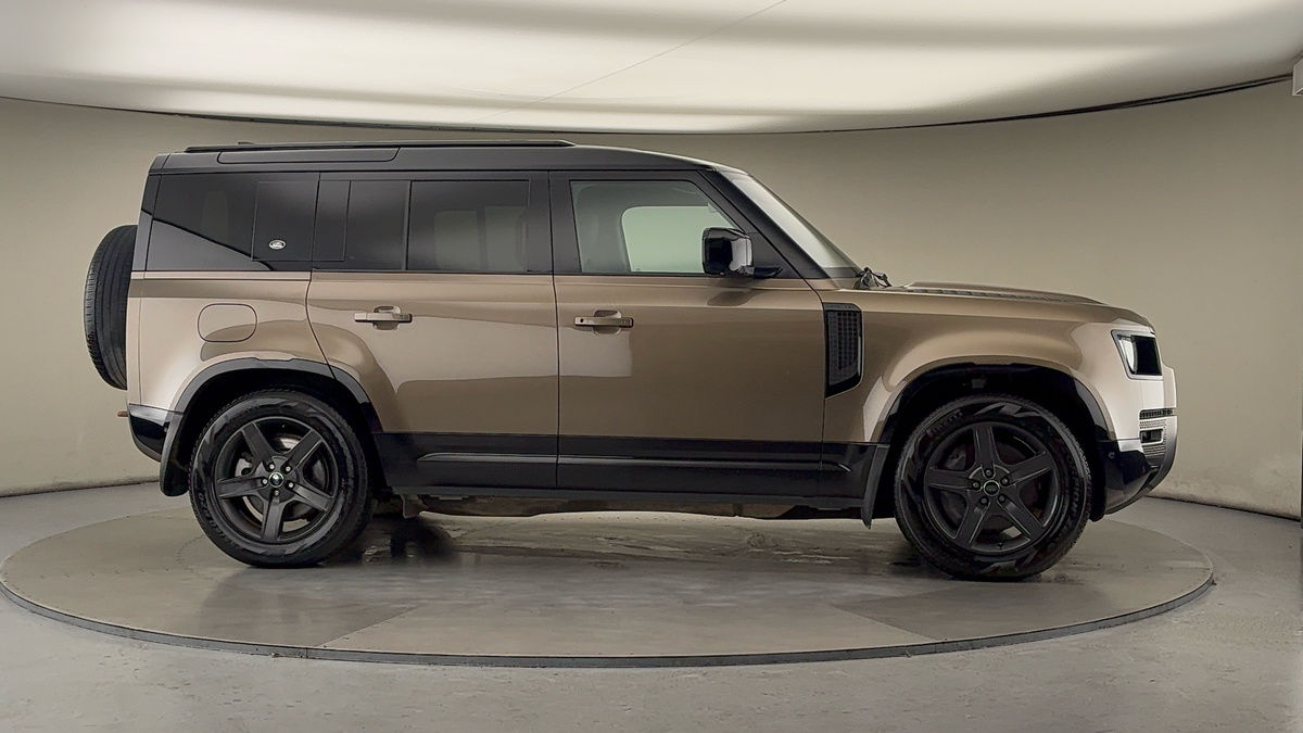 Used Land Rover Defender 110 2021 for sale - 76482709: Photo 36