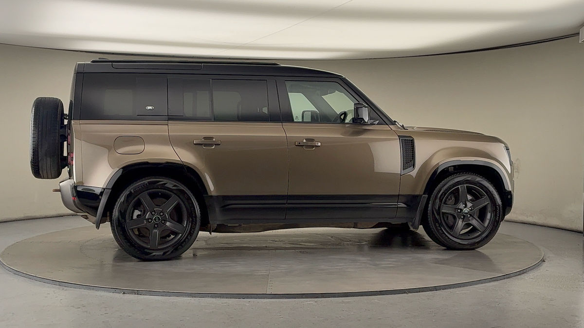 Used Land Rover Defender 110 2021 for sale - 76482709: Photo 37