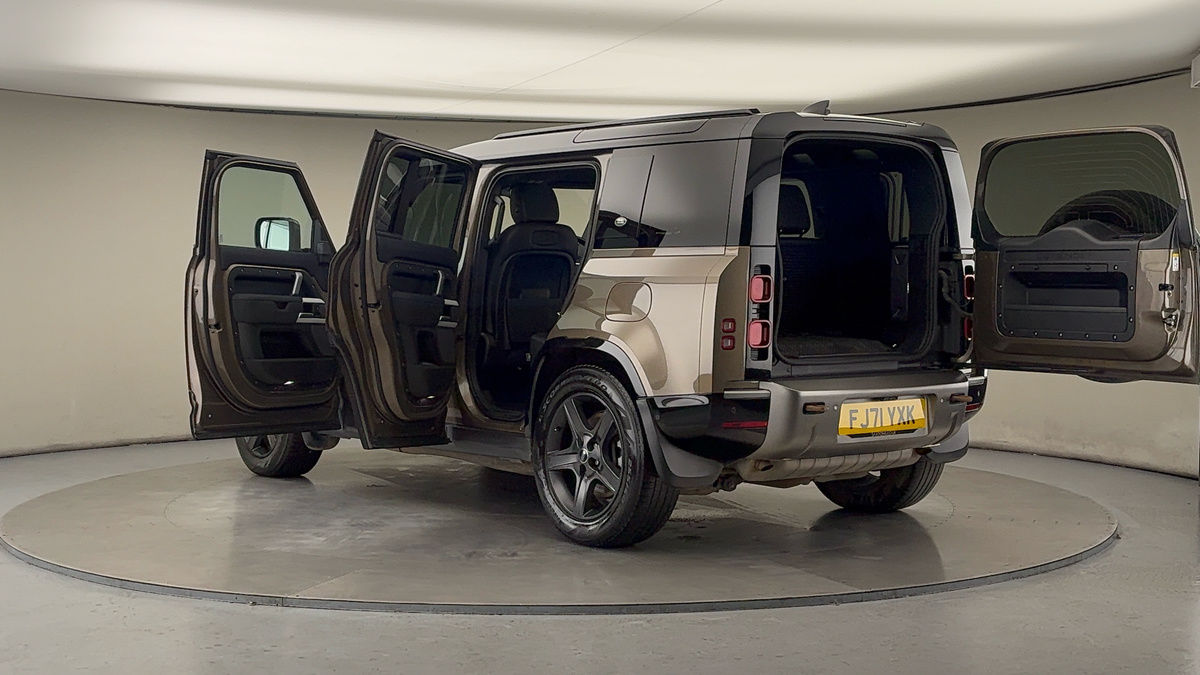 Used Land Rover Defender 110 2021 for sale - 76482709: Photo 43