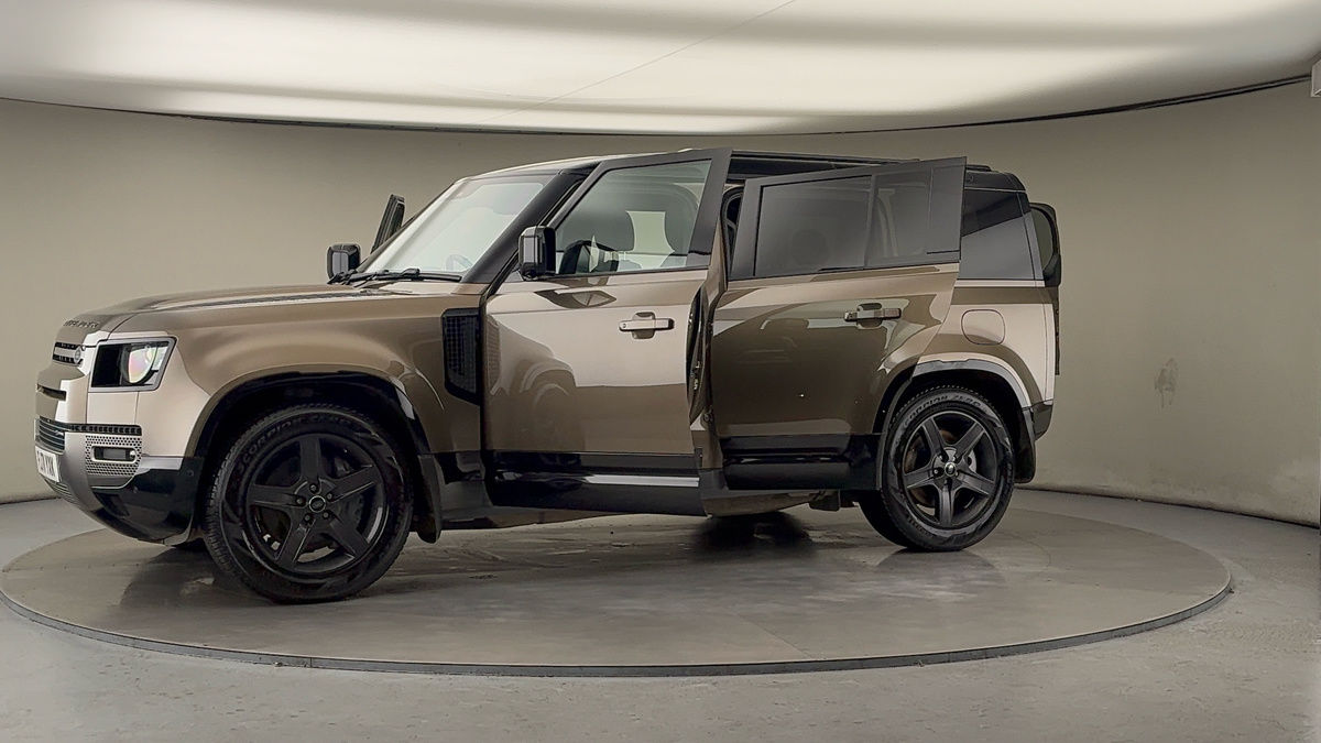 Used Land Rover Defender 110 2021 for sale - 76482709: Photo 48