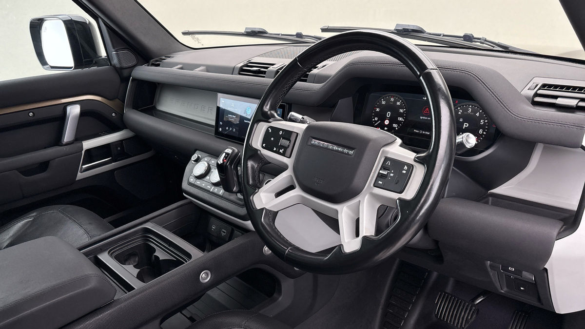 Used Land Rover Defender 110 2021 for sale - 76482709: Photo 5