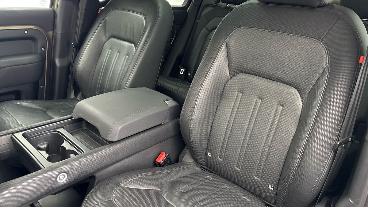 Used Land Rover Defender 110 2021 for sale - 76482709: Photo 7