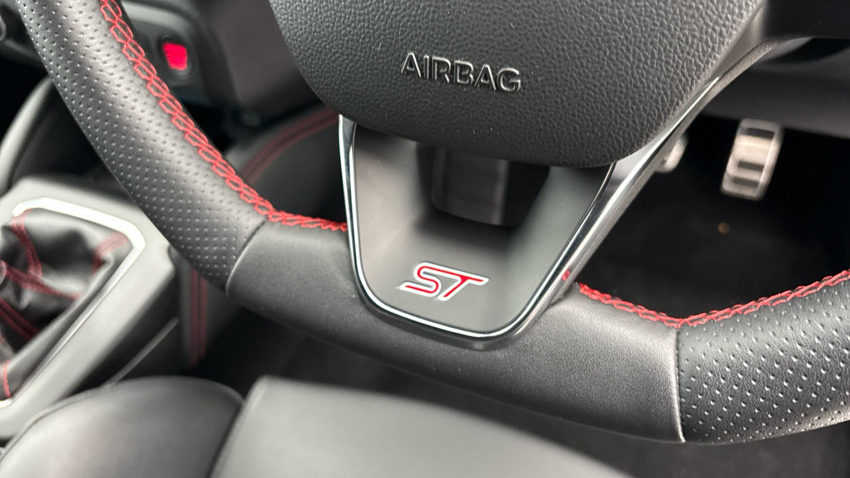 Used Ford Focus 2023 for sale - 76133207: Photo 25